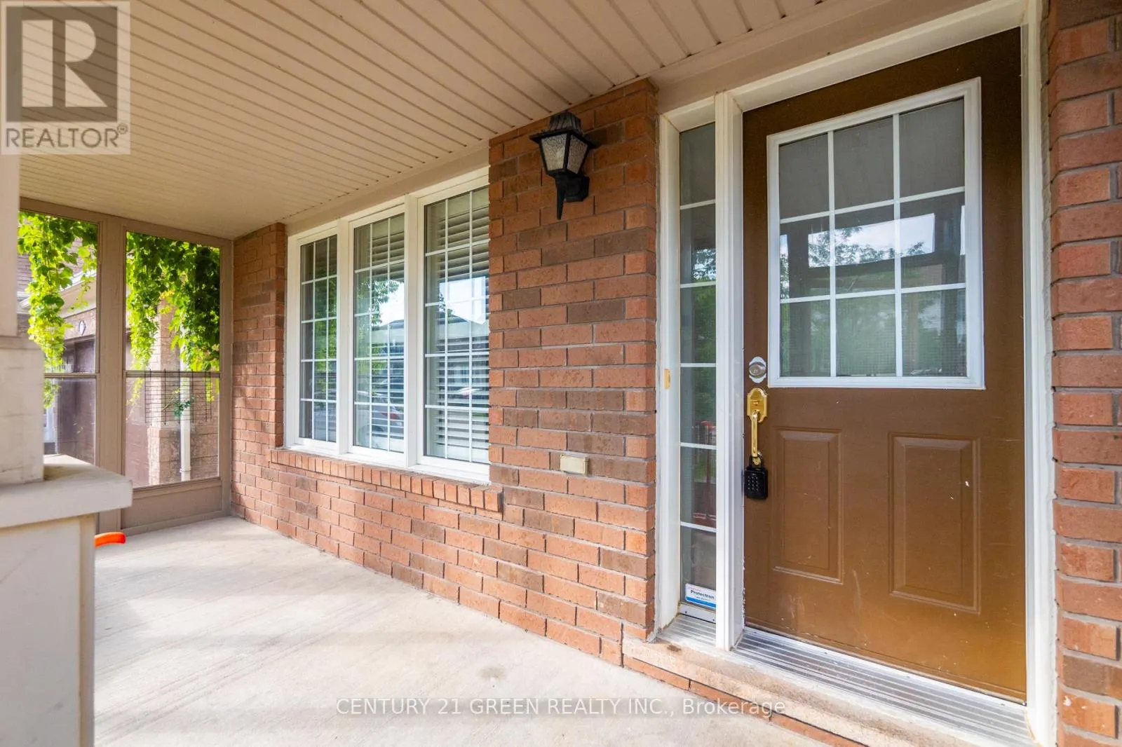 9 MORTIMER DRIVE
