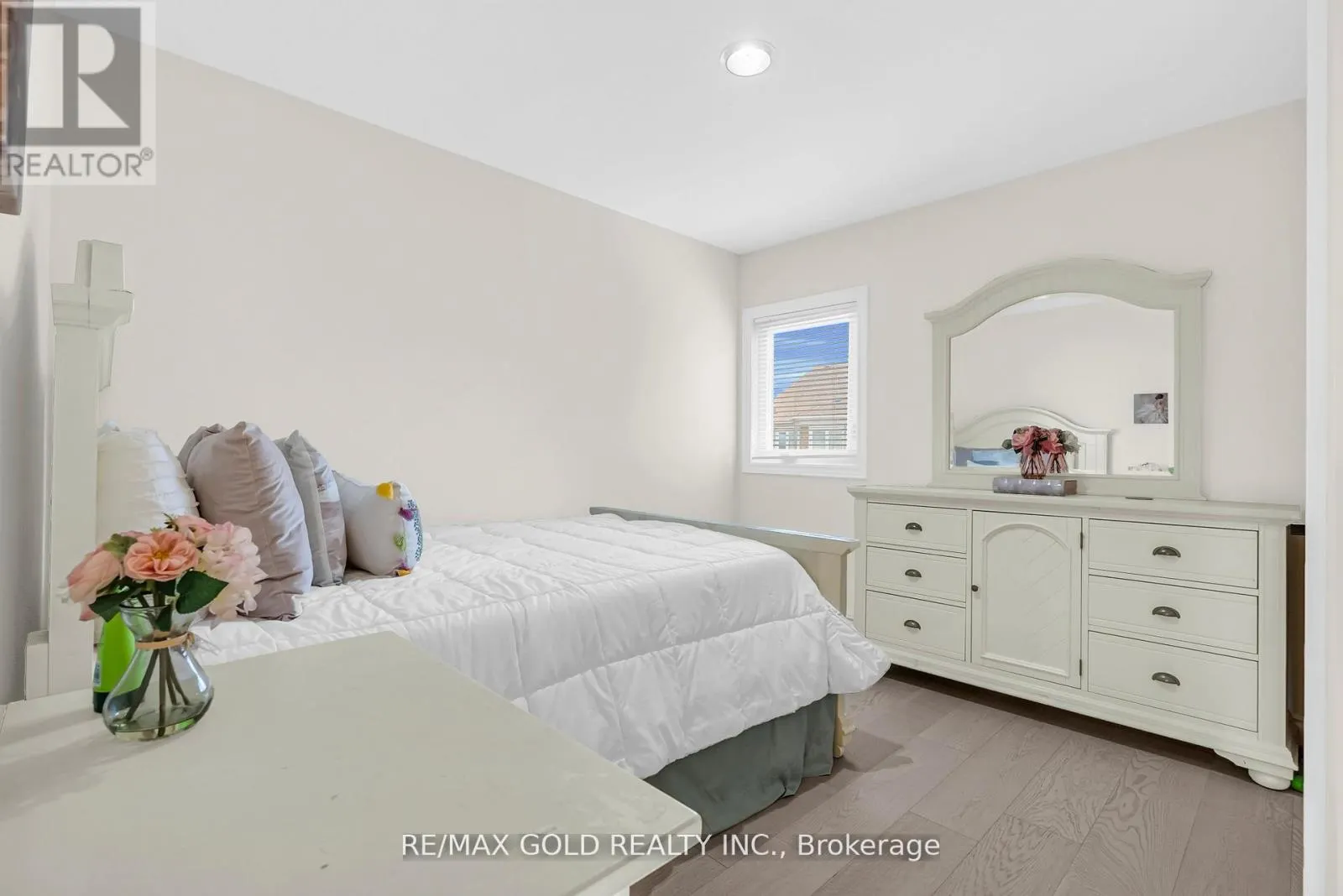 2901 GARDENVIEW CRESCENT
