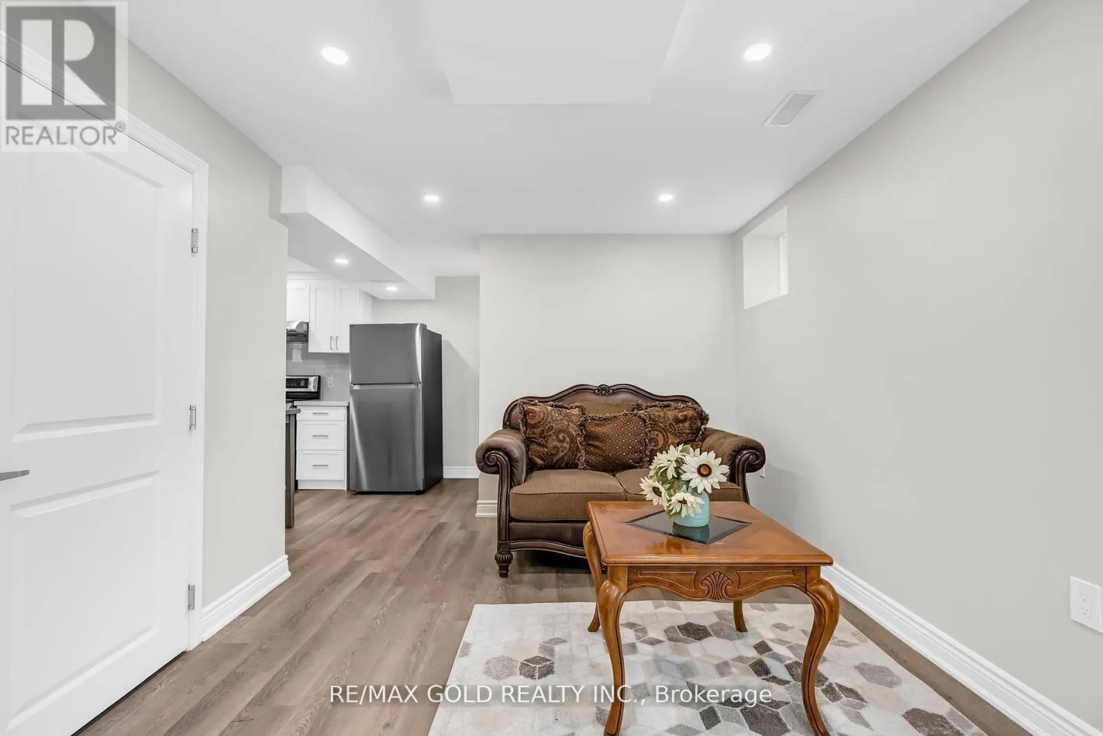 2901 GARDENVIEW CRESCENT