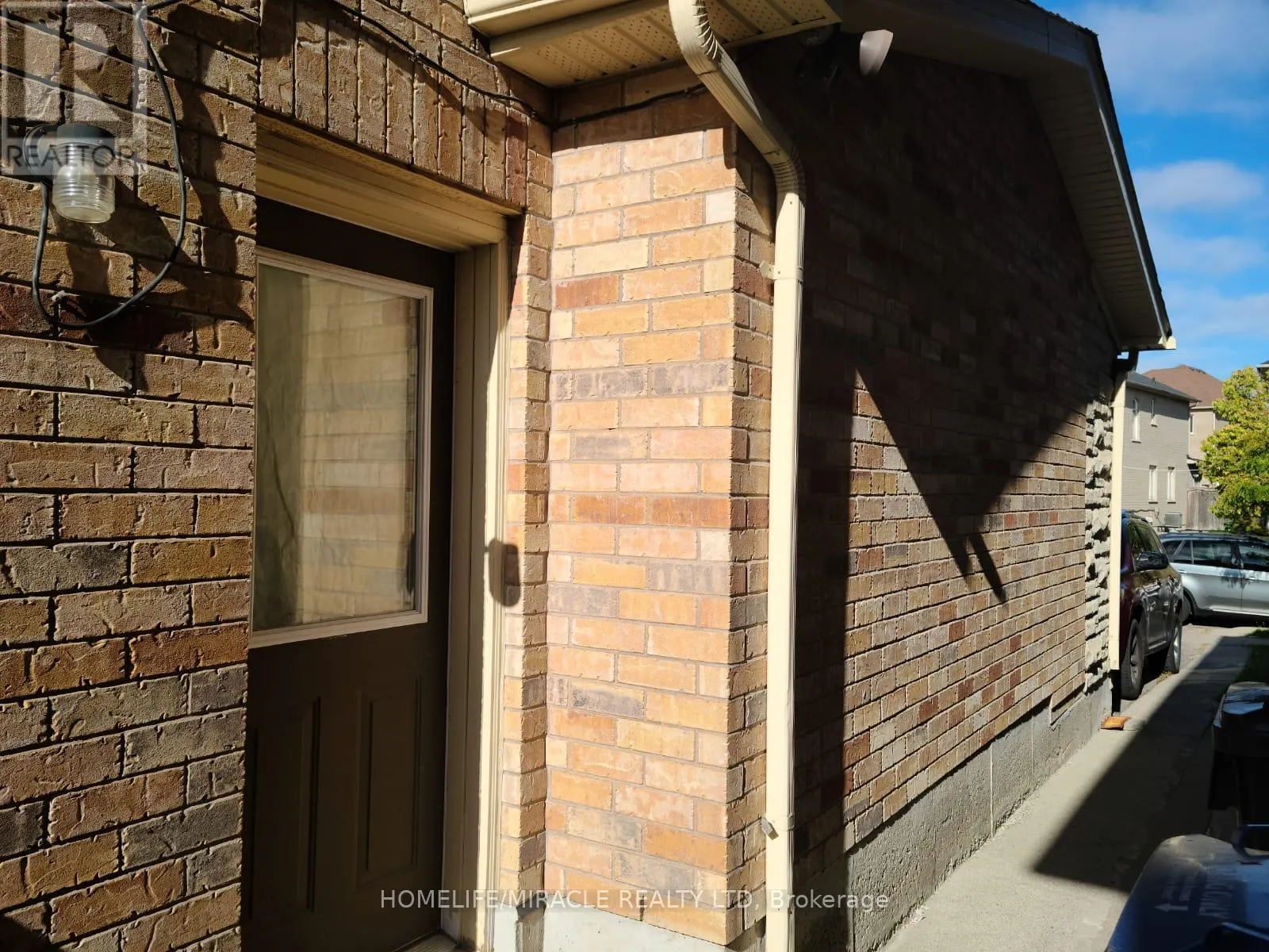 11 HEATHBROOK AVENUE