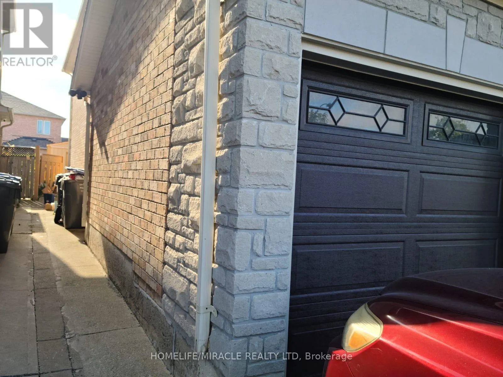 11 HEATHBROOK AVENUE