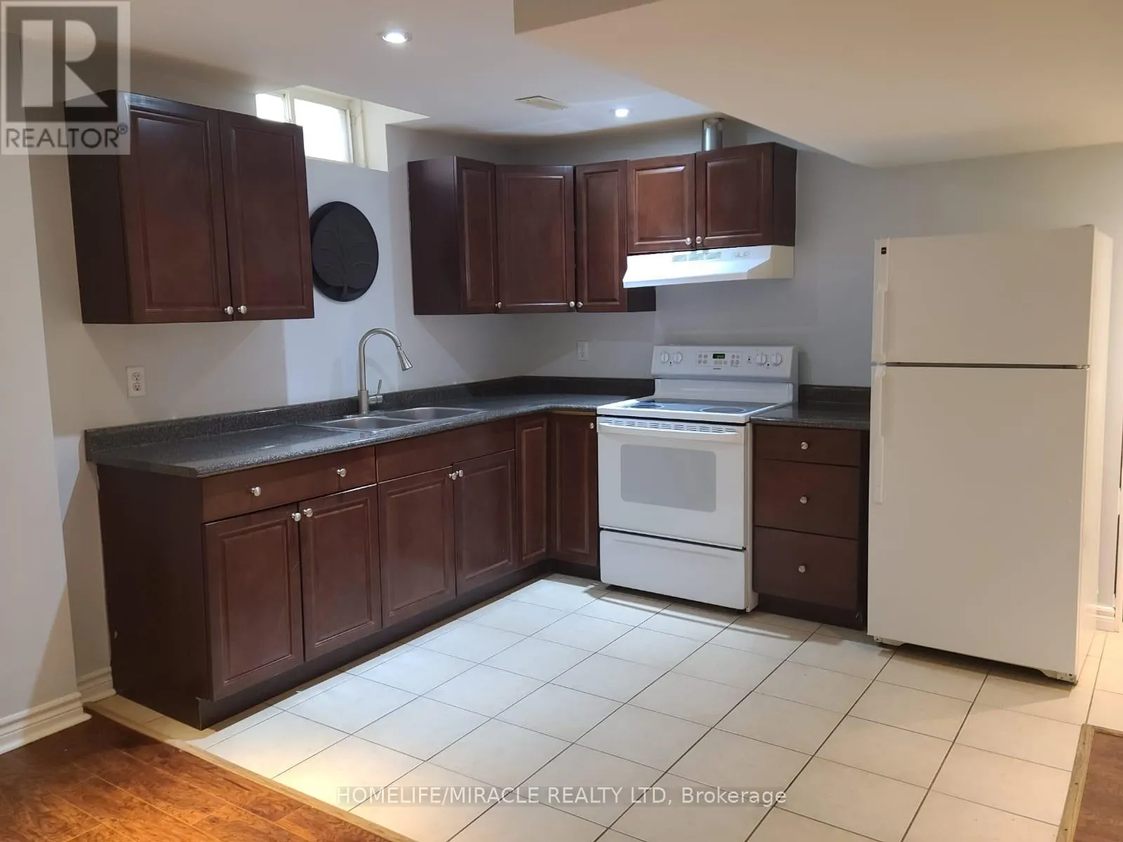 11 HEATHBROOK AVENUE
