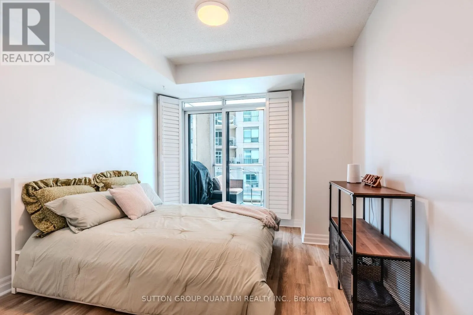 706 - 2087 LAKE SHORE BOULEVARD W