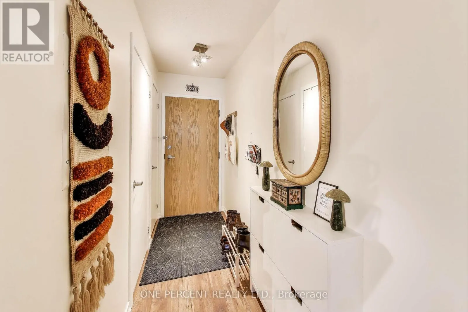 723 - 38 JOE SHUSTER WAY
