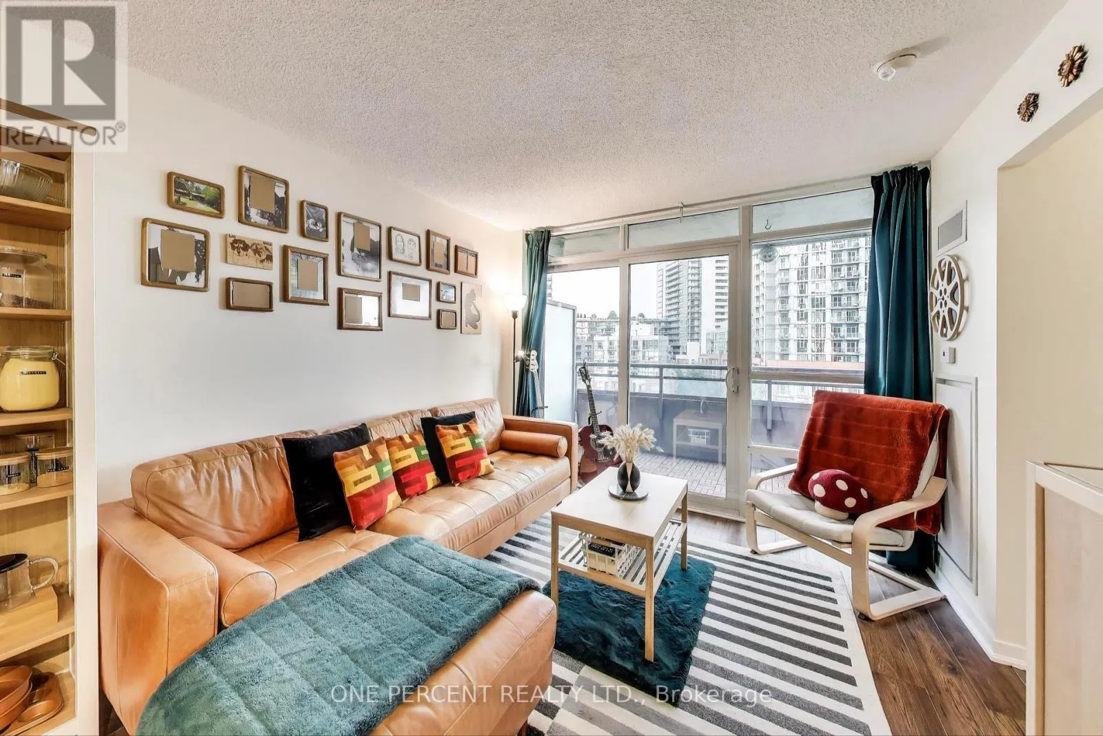 723 - 38 JOE SHUSTER WAY