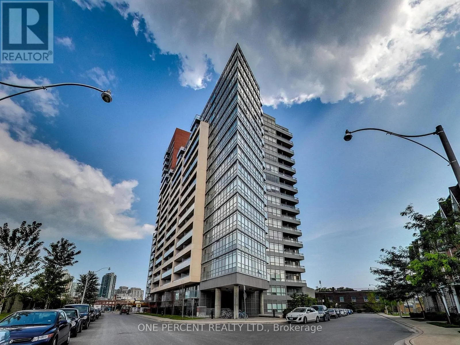 723 - 38 JOE SHUSTER WAY