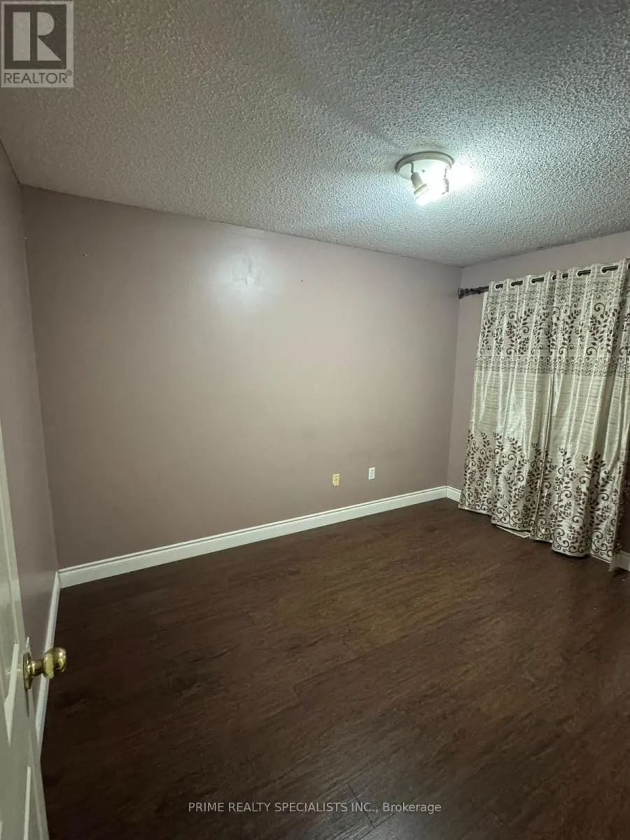 122 OLYMPIA CRESCENT