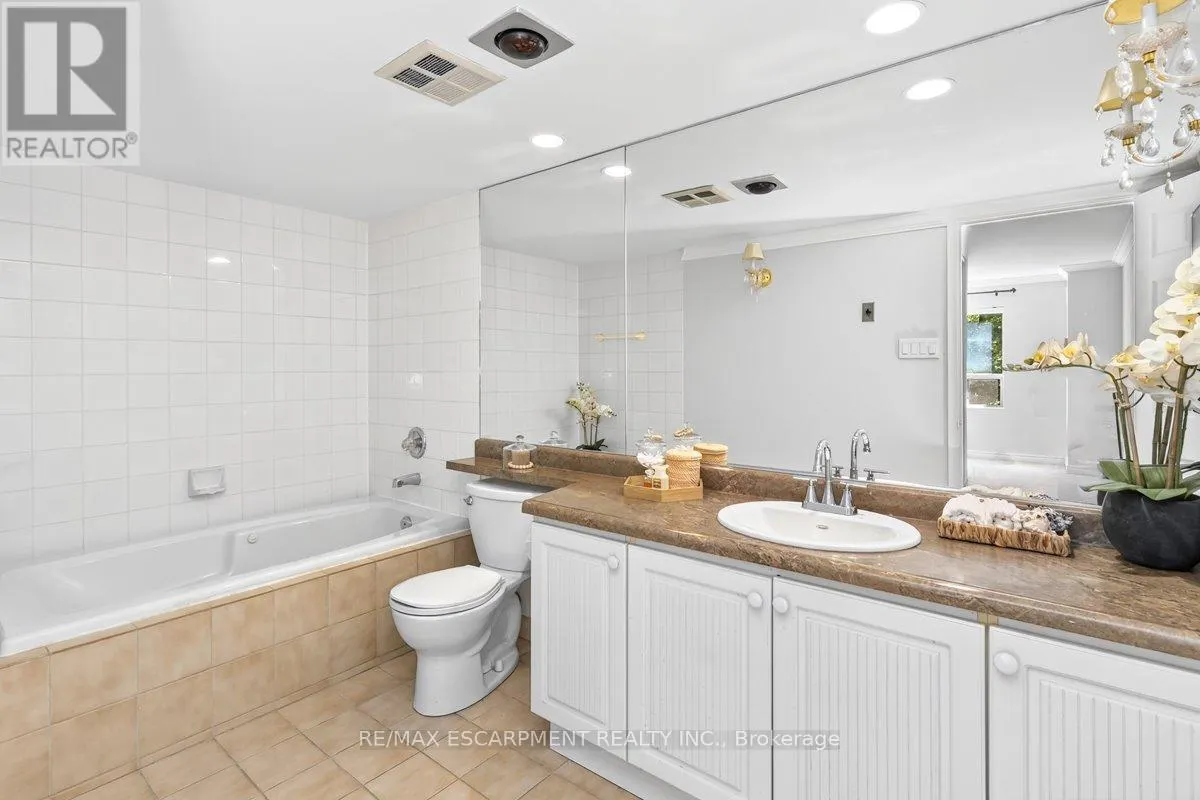 203 - 2210 LAKESHORE ROAD