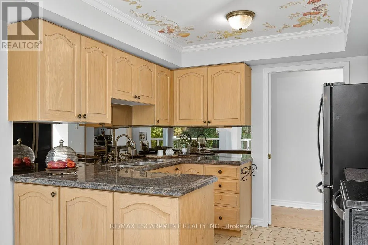 203 - 2210 LAKESHORE ROAD