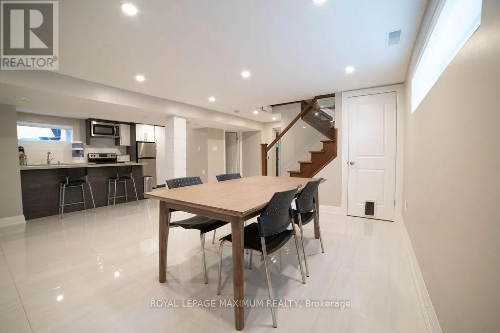 76 LANGHOLM DRIVE
