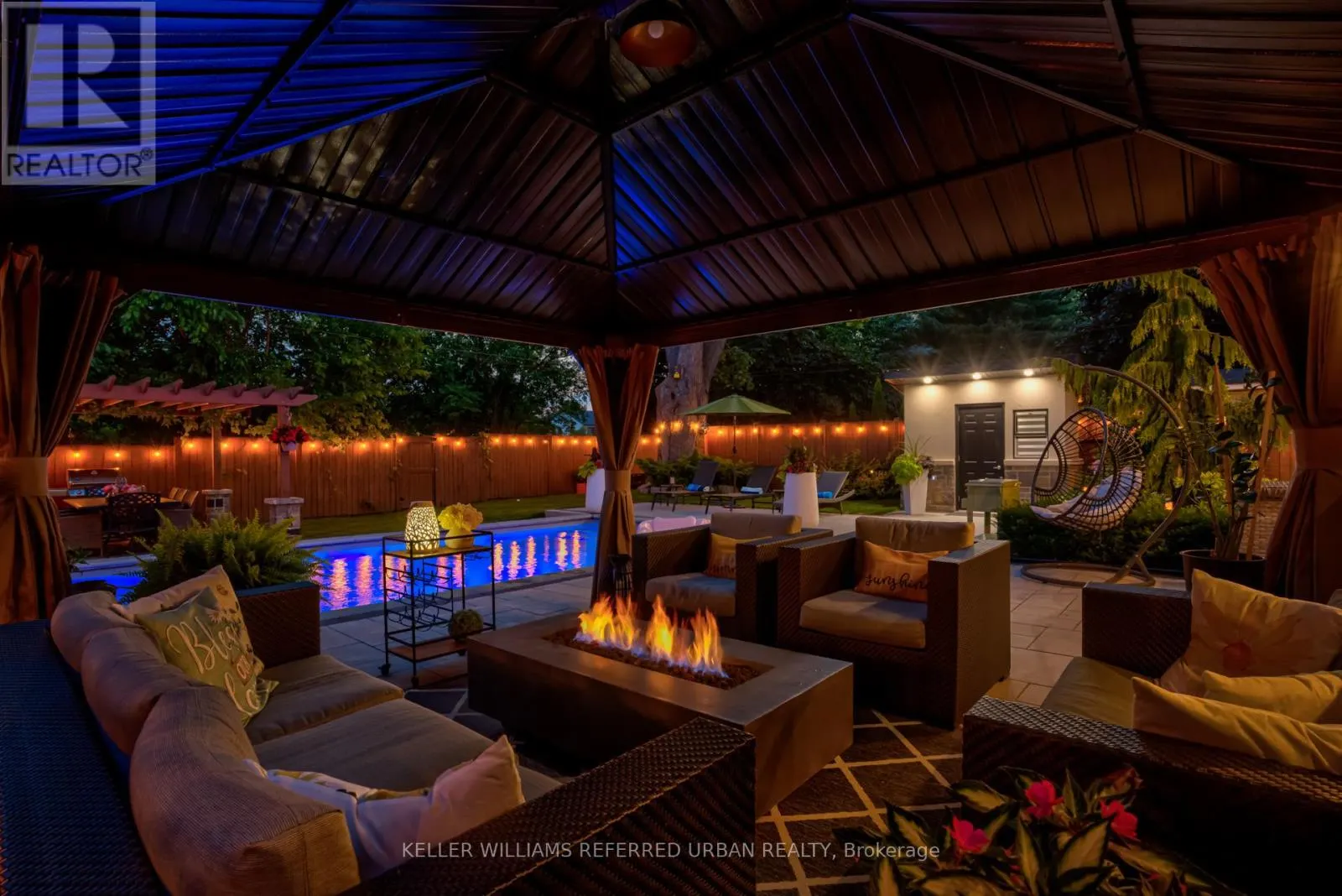 1376 APPLEWOOD ROAD