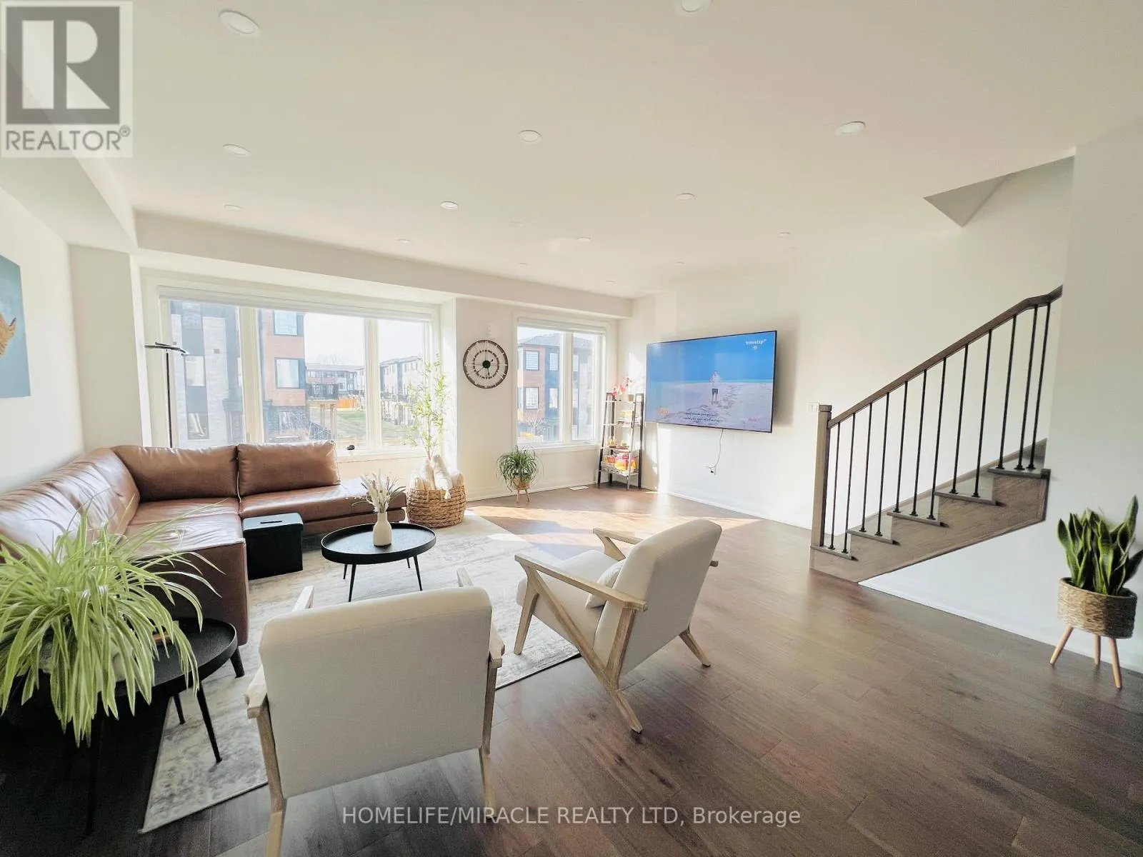 9 BRIAR COURT