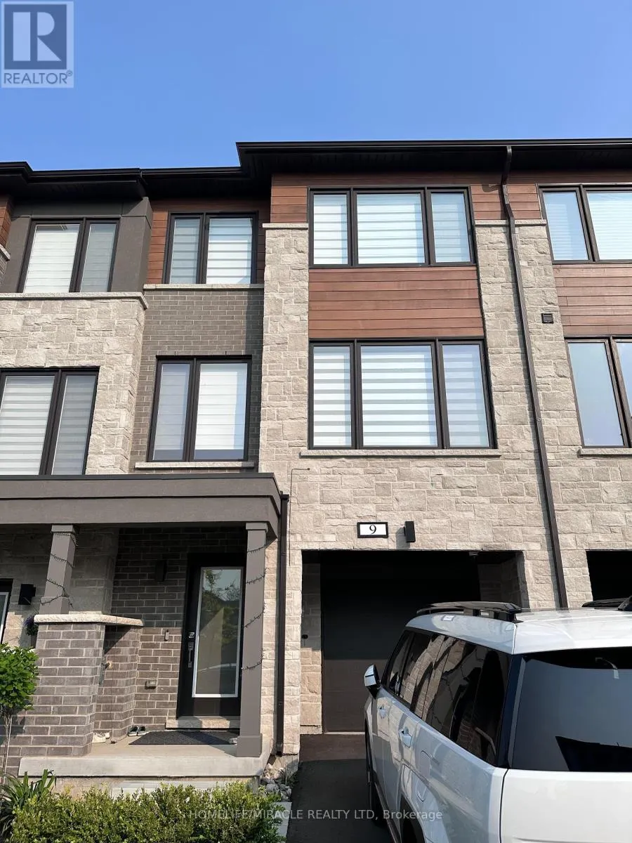 9 BRIAR COURT