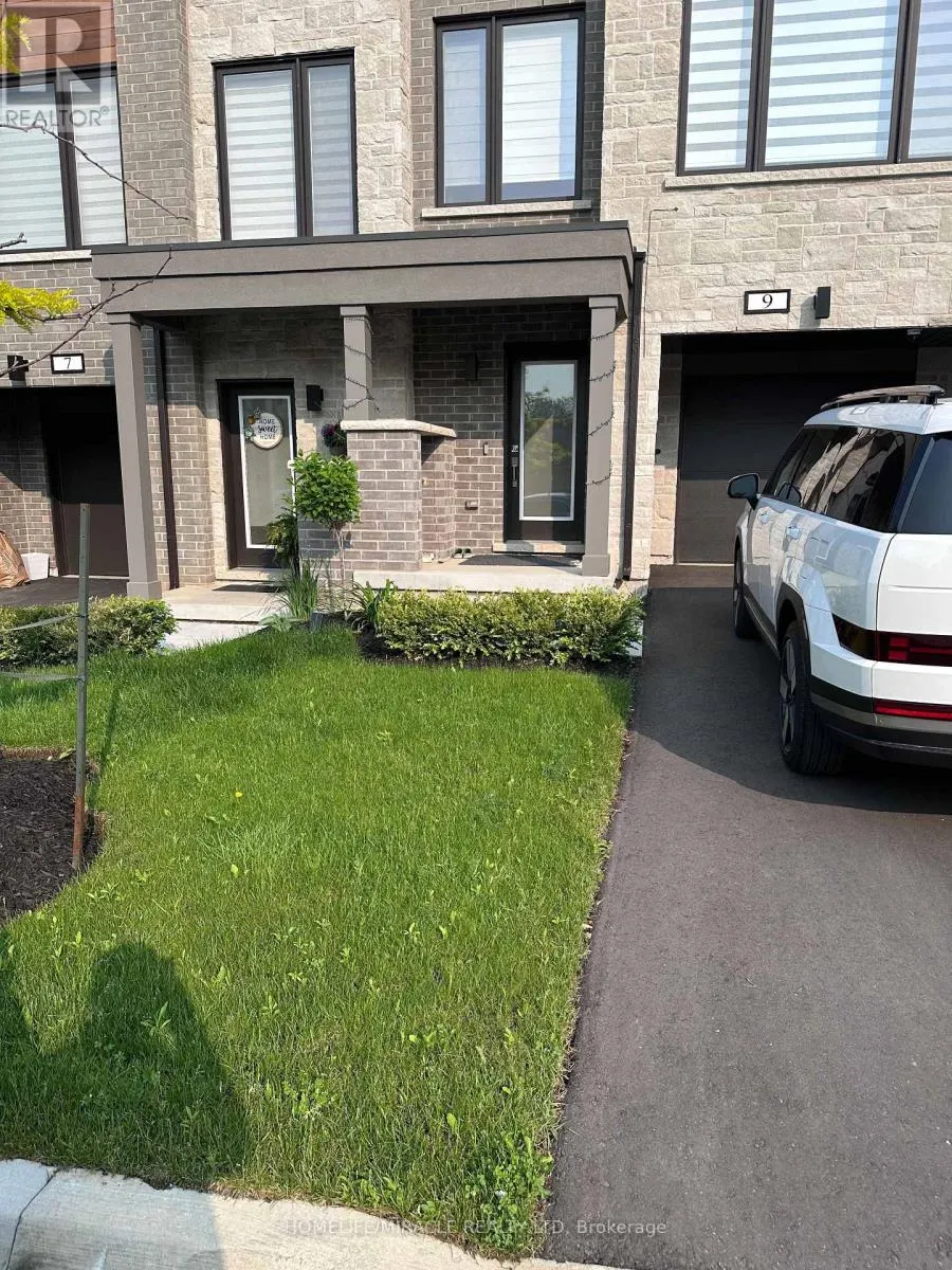 9 BRIAR COURT