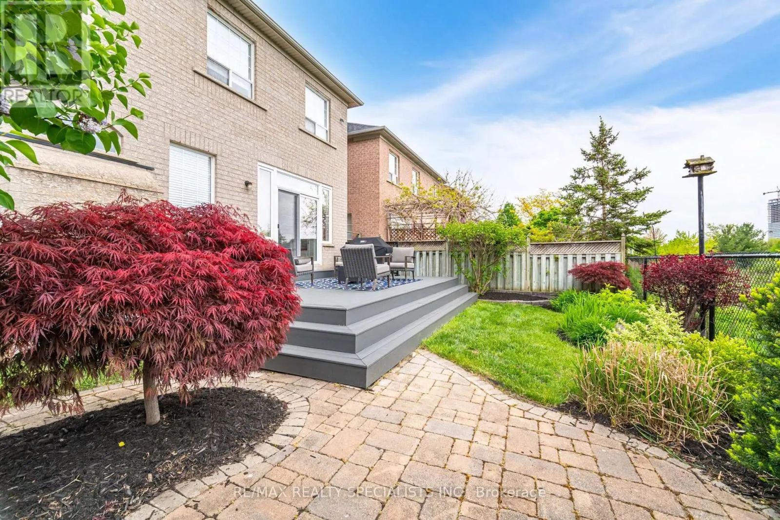 74 ROBARTS DRIVE