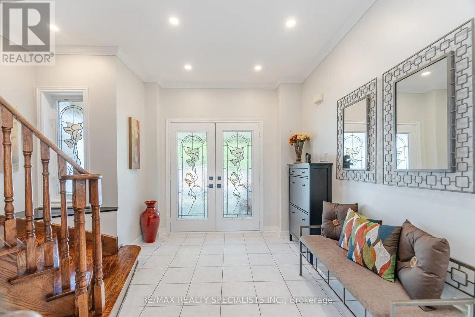 74 ROBARTS DRIVE