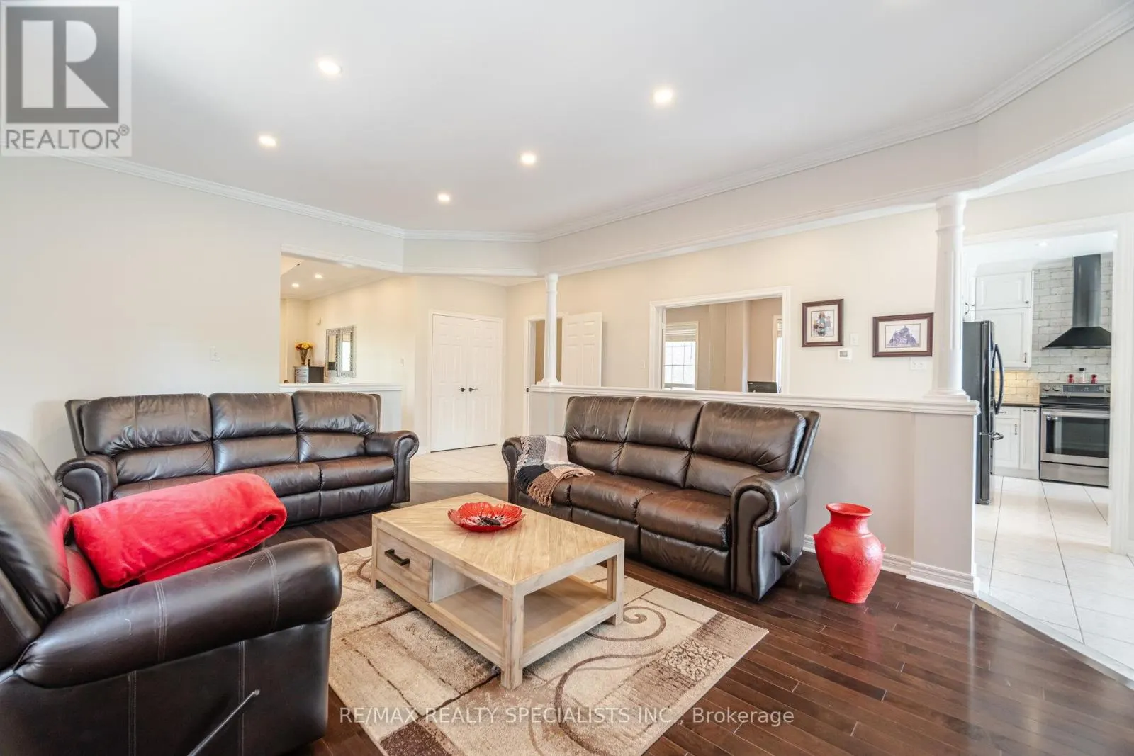 74 ROBARTS DRIVE