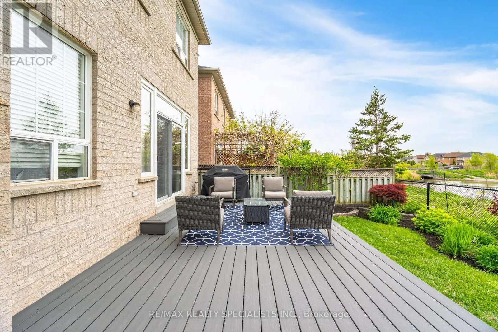 74 ROBARTS DRIVE