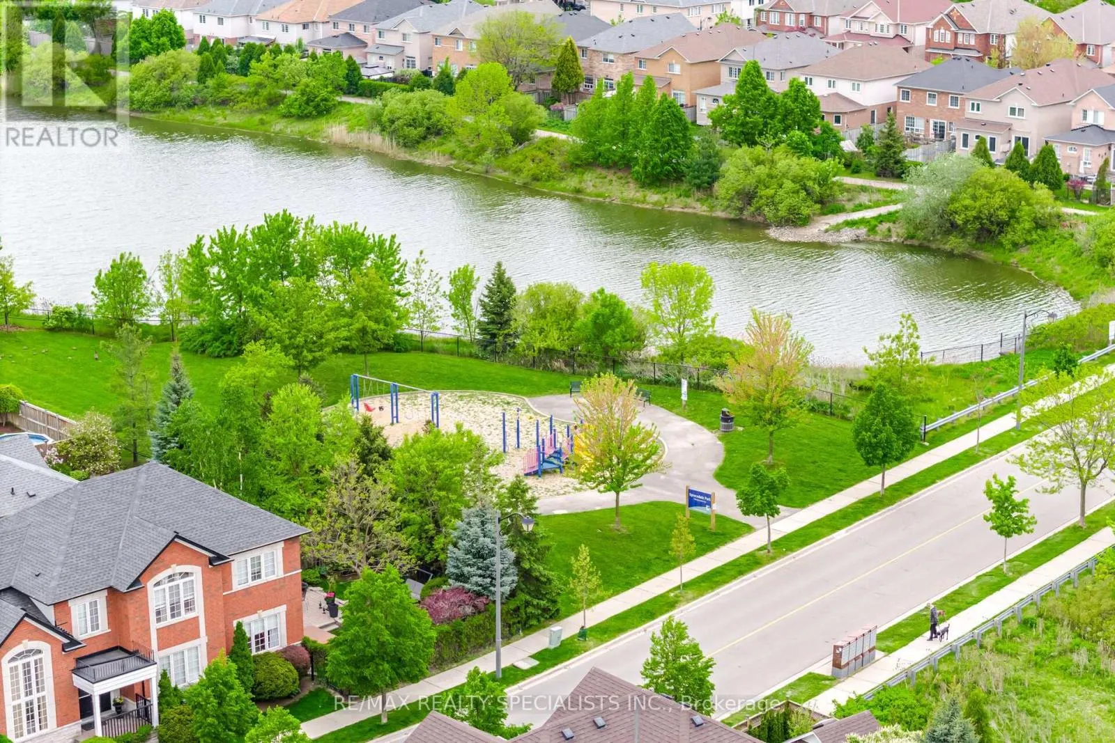74 ROBARTS DRIVE