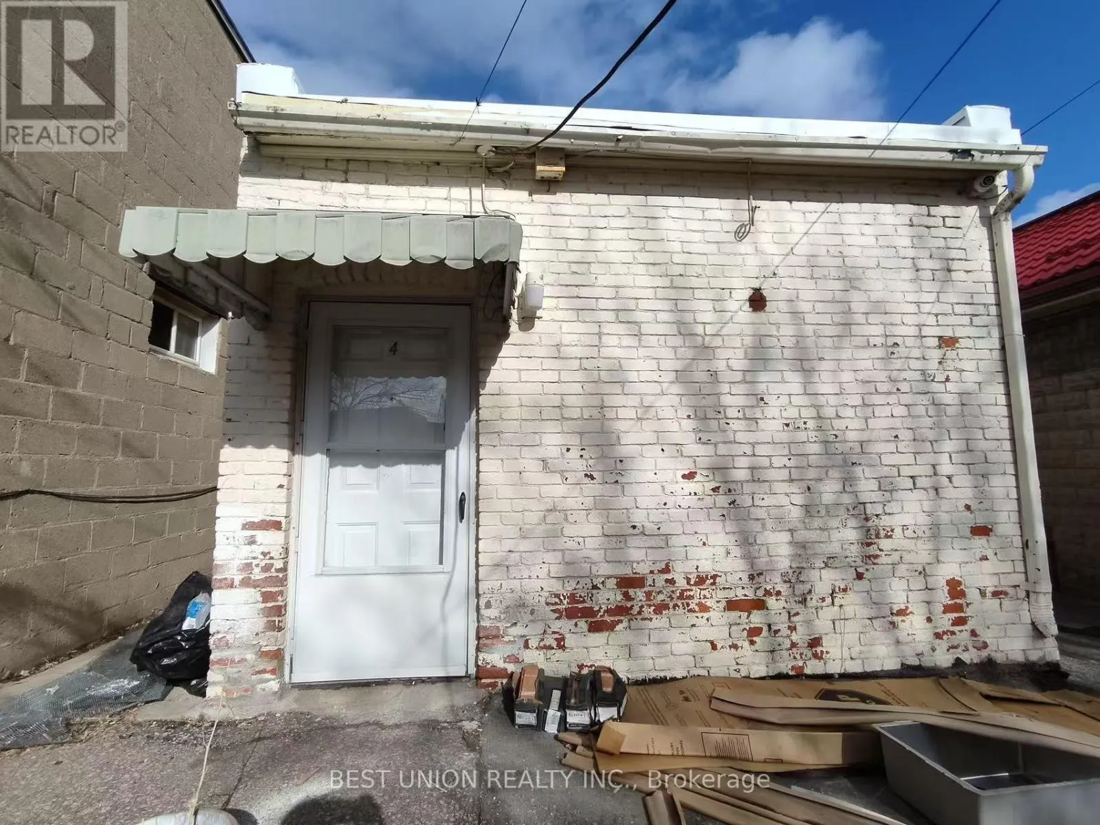 4 - 250 SIXTH STREET