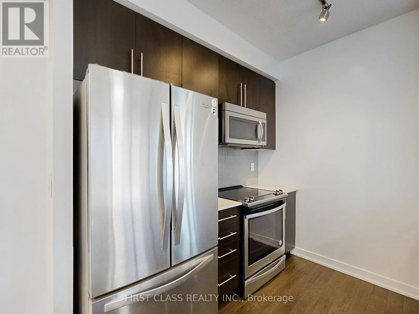1802 - 4011 BRICKSTONE MEWS