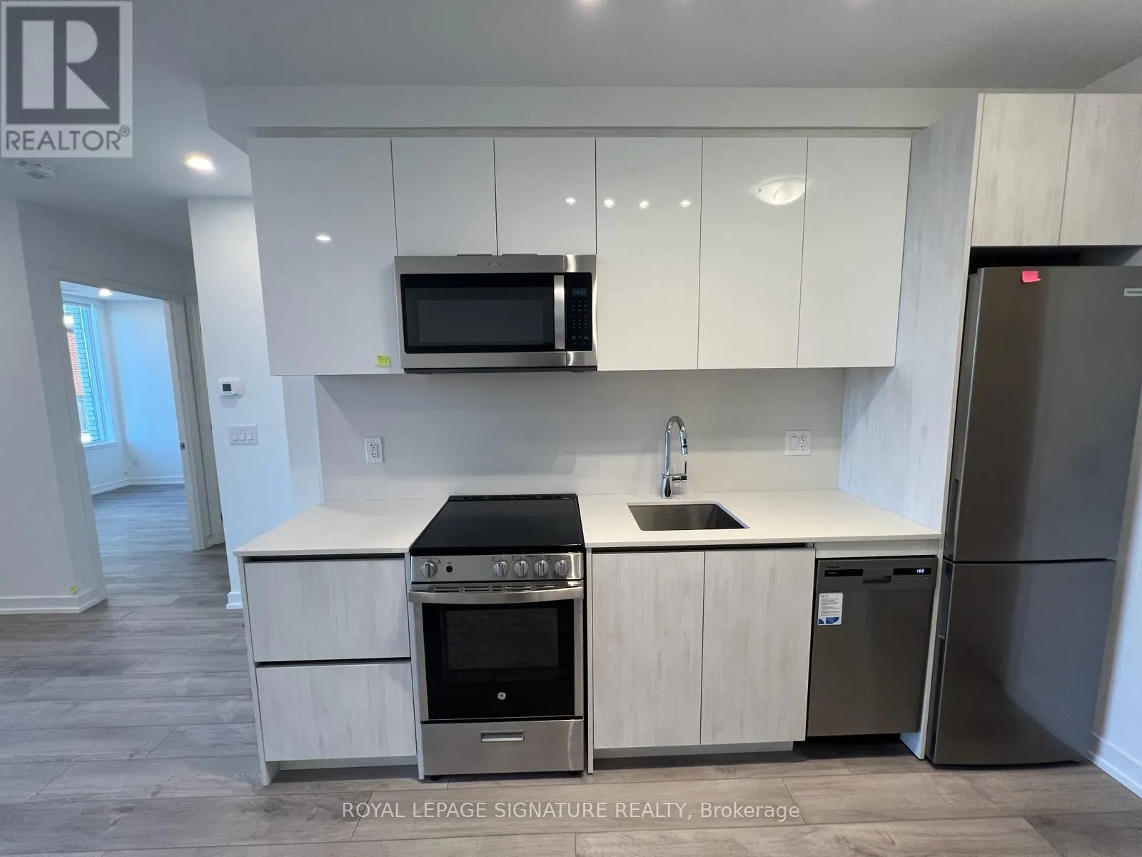 1022 - 3100 KEELE STREET