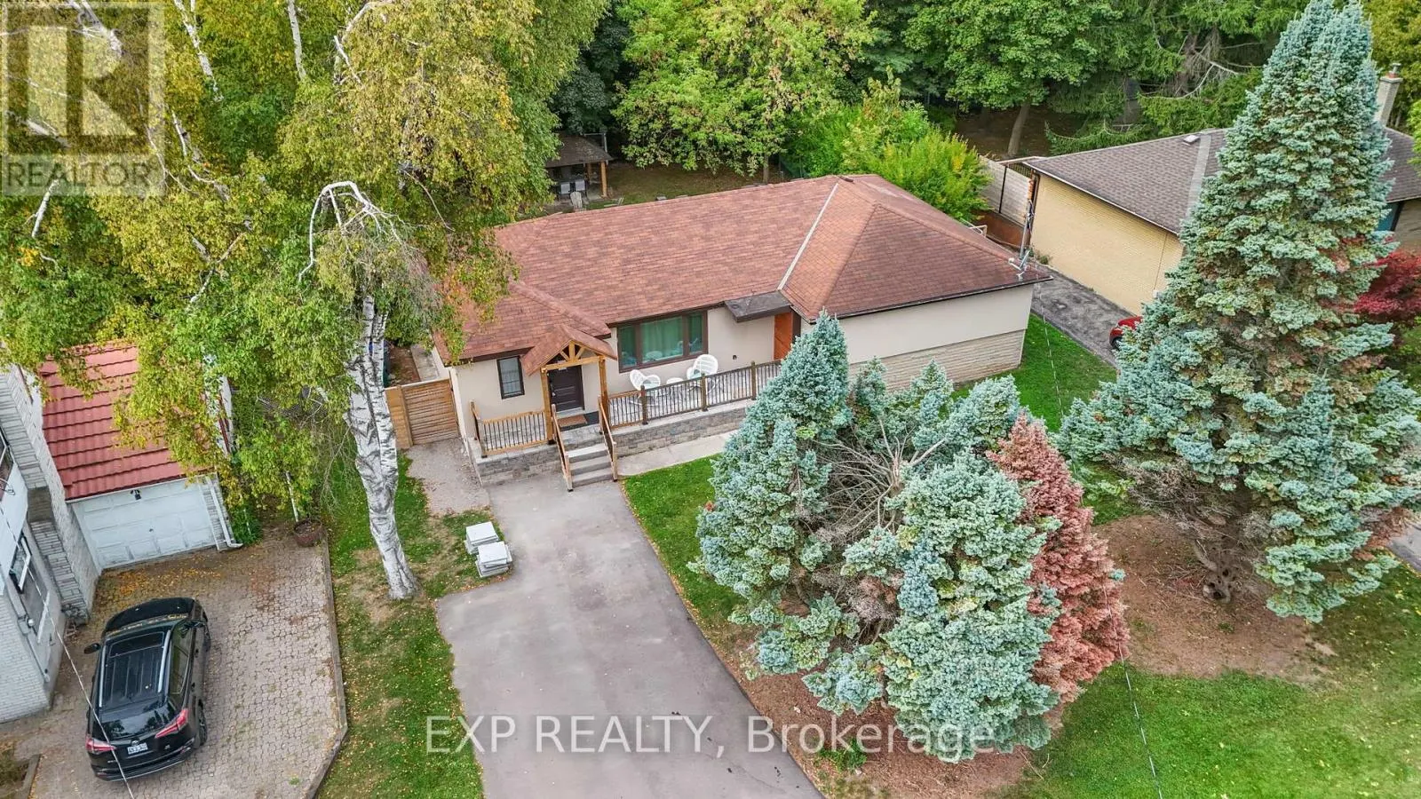 208 GLEN OAK DRIVE