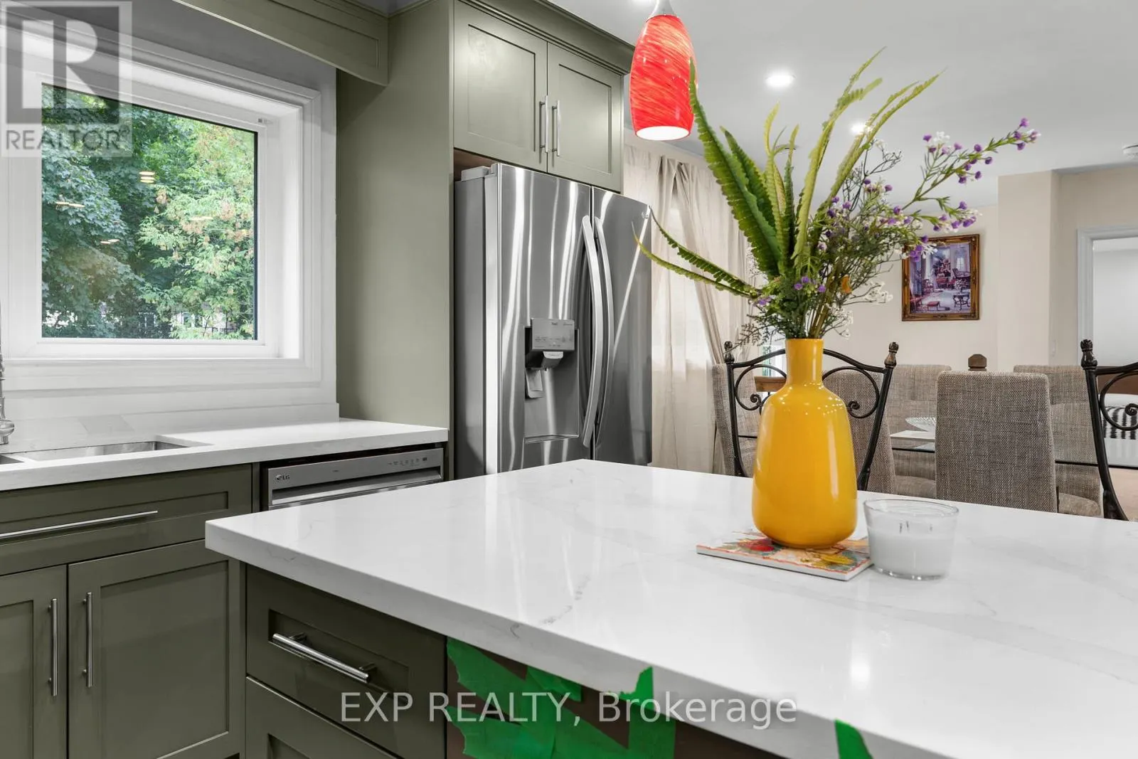 208 GLEN OAK DRIVE