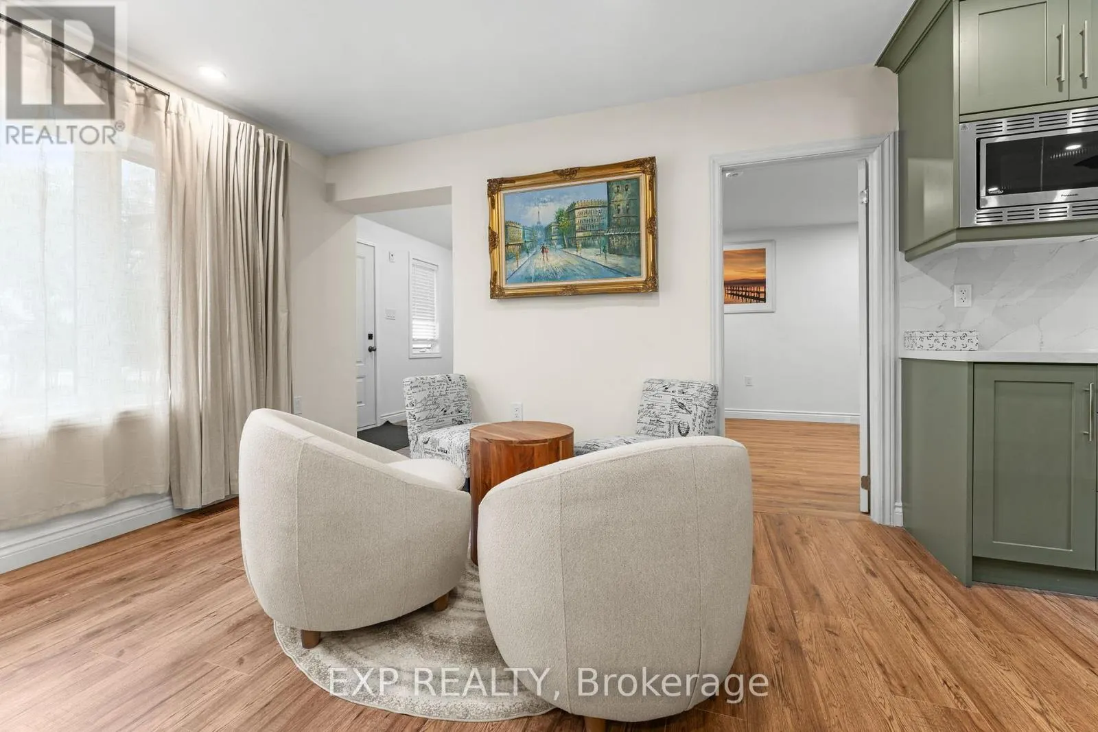 208 GLEN OAK DRIVE