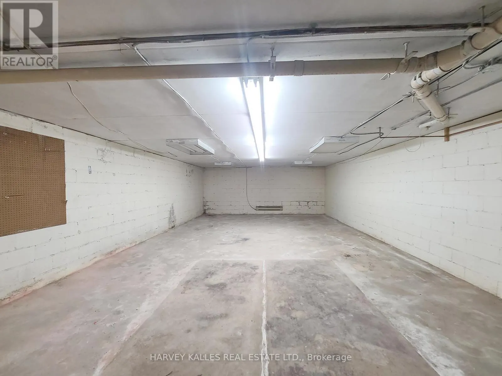 RETAIL - 3819 LAKE SHORE BOULEVARD W