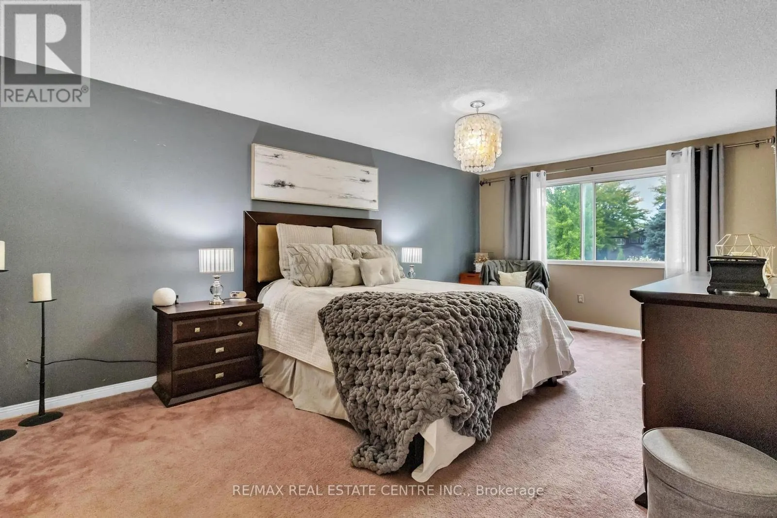 23 OLEANDER CRESCENT N