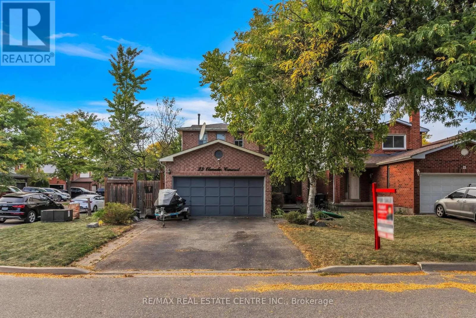 23 OLEANDER CRESCENT N