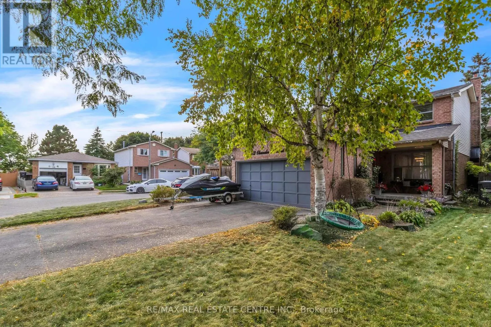 23 OLEANDER CRESCENT N