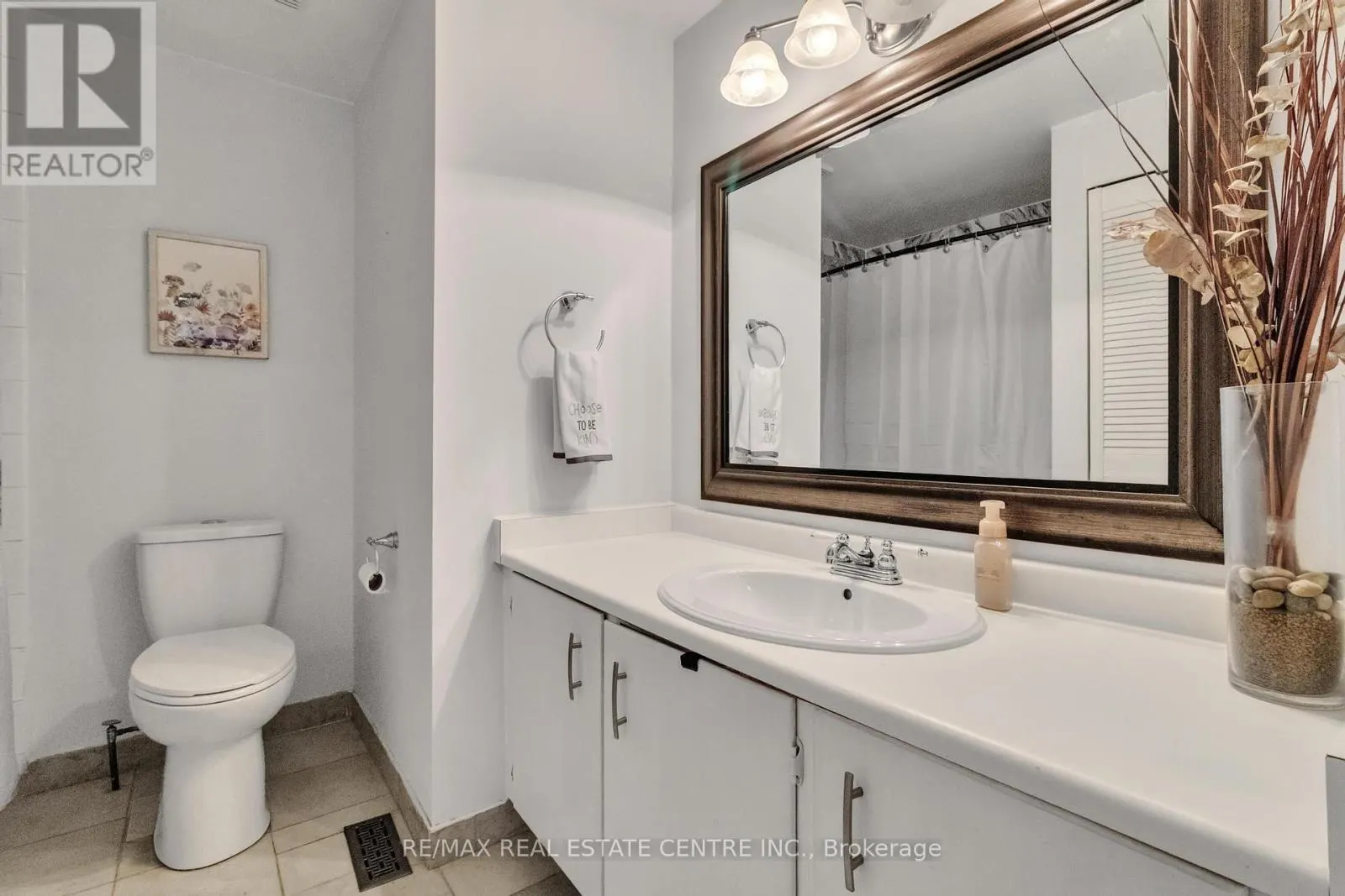 23 OLEANDER CRESCENT N