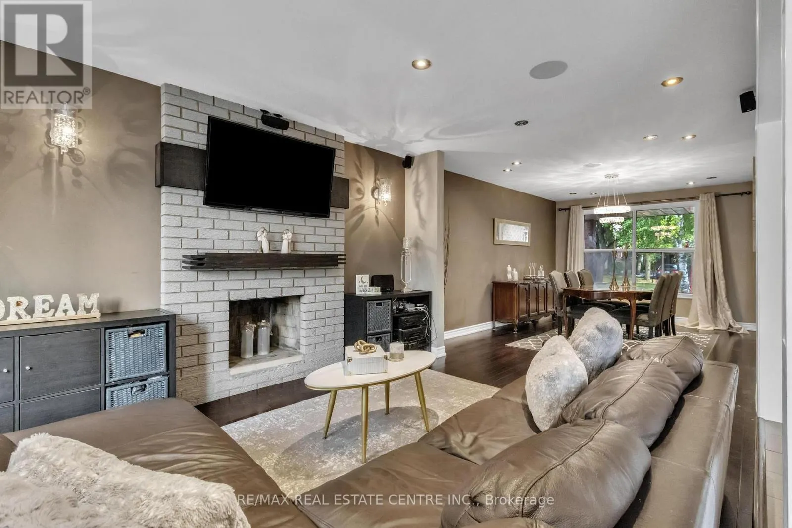 23 OLEANDER CRESCENT N