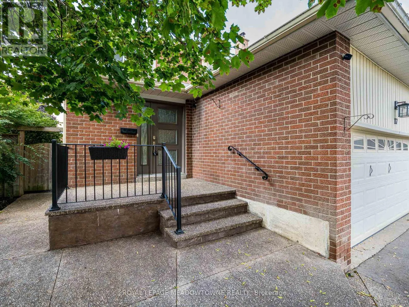 117 FAIRGLEN AVENUE