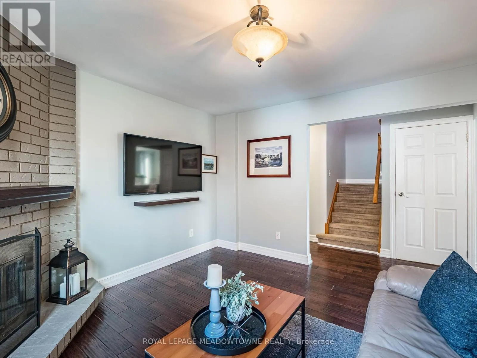 117 FAIRGLEN AVENUE