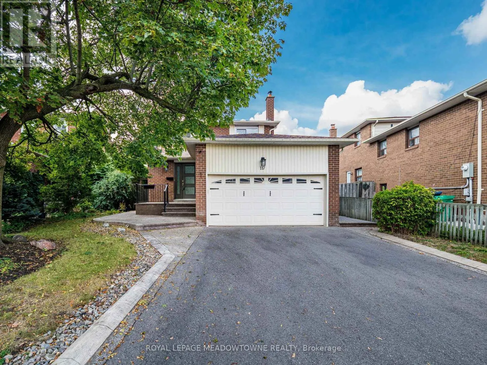 117 FAIRGLEN AVENUE