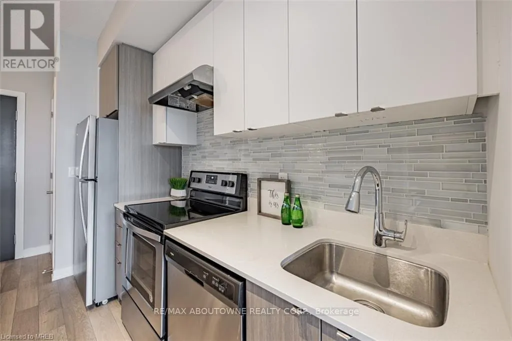 B416 - 5240 DUNDAS STREET