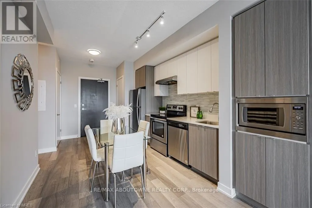 B416 - 5240 DUNDAS STREET