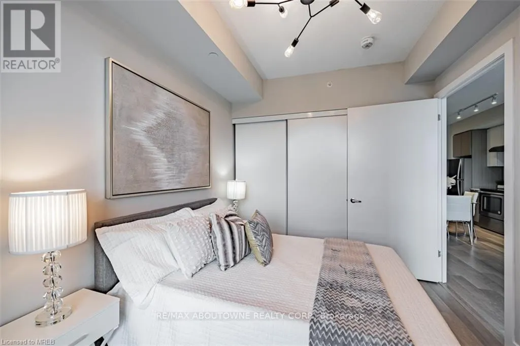 B416 - 5240 DUNDAS STREET