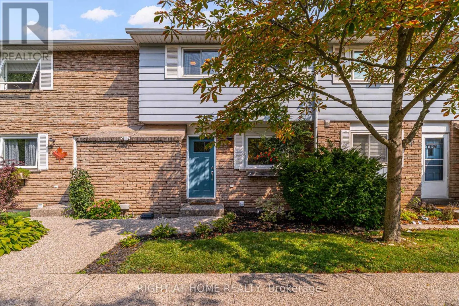 9 - 2067 MARINE DRIVE