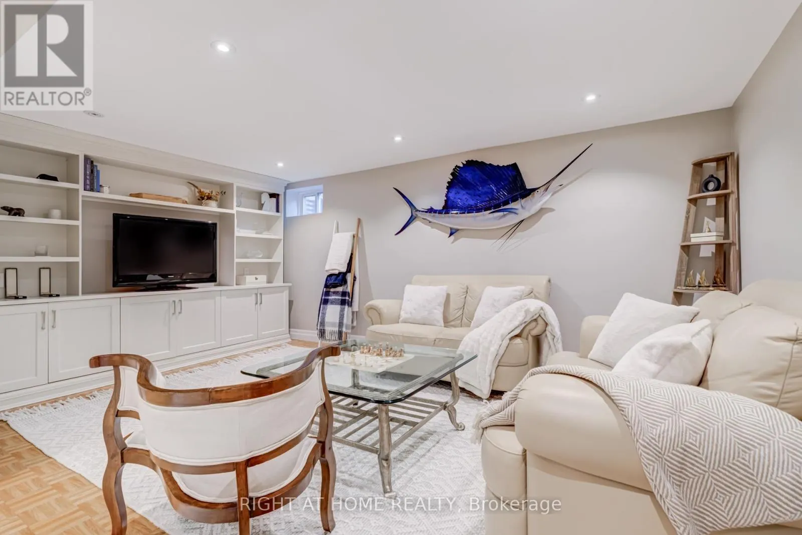 9 - 2067 MARINE DRIVE