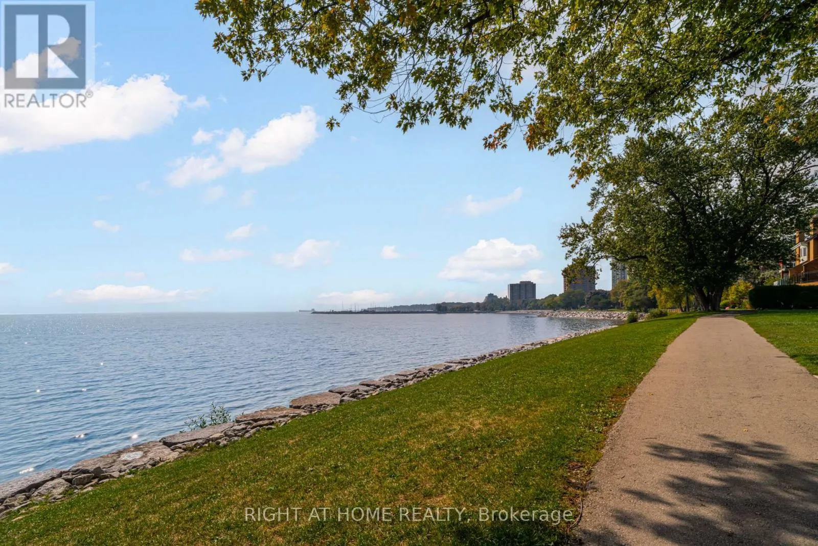 9 - 2067 MARINE DRIVE