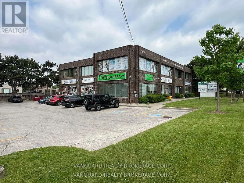200 - 2978 ISLINGTON AVENUE