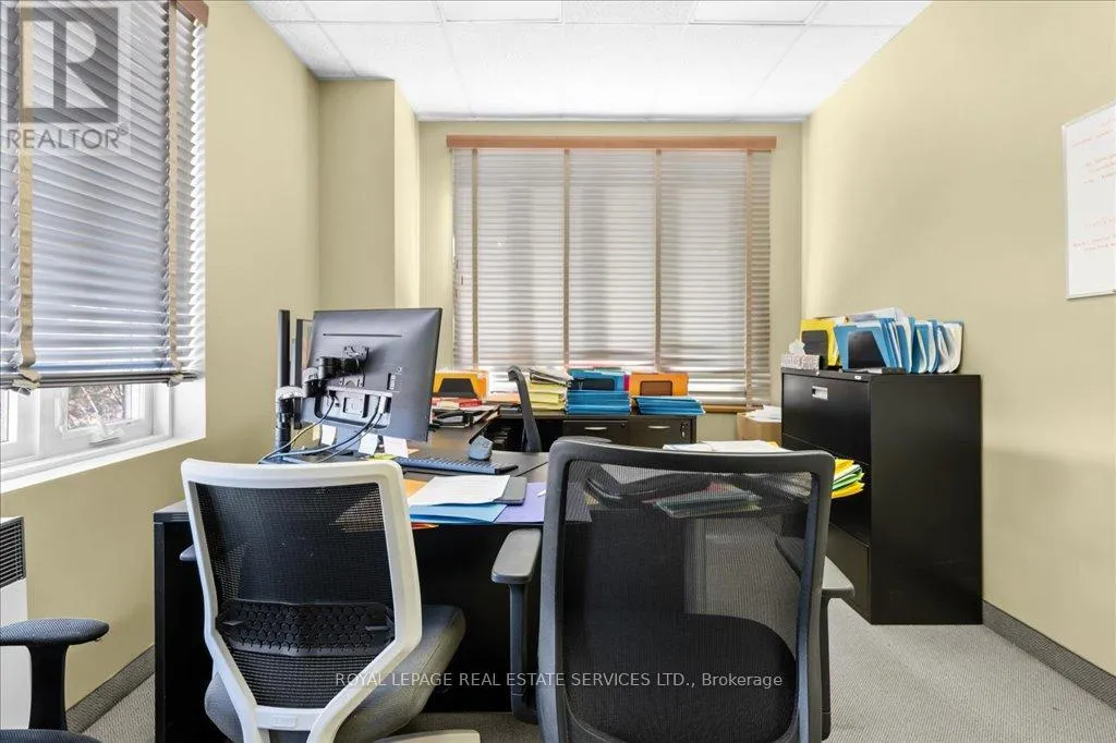 200 - 414 NORTH SERVICE ROAD E