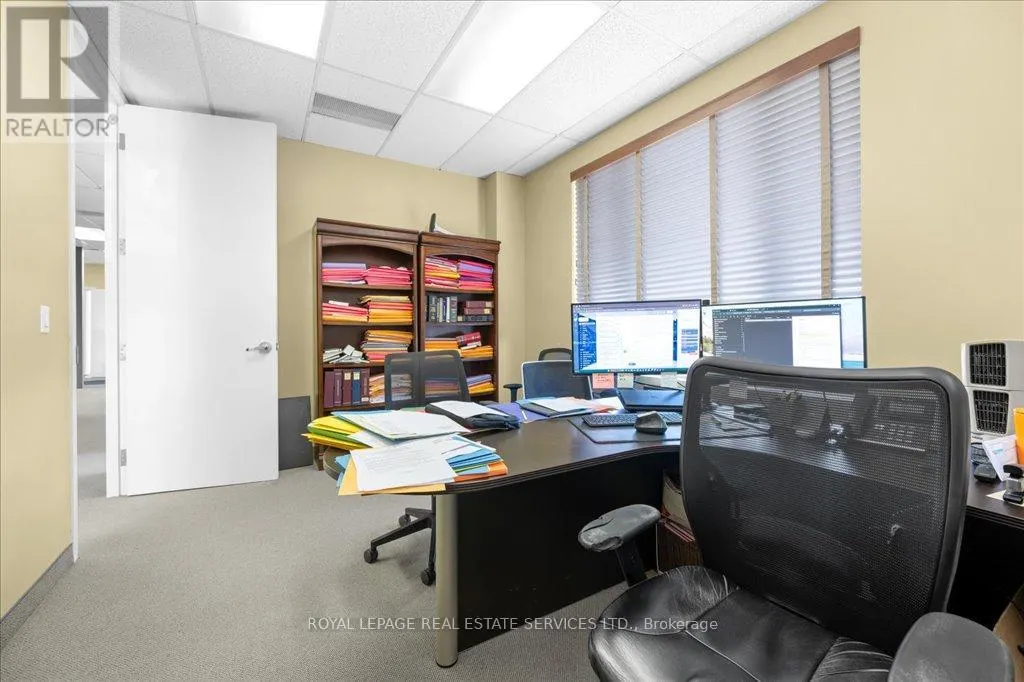 200 - 414 NORTH SERVICE ROAD E