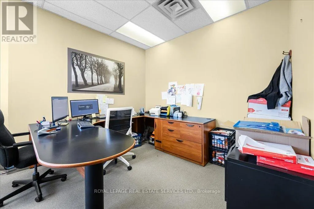 200 - 414 NORTH SERVICE ROAD E