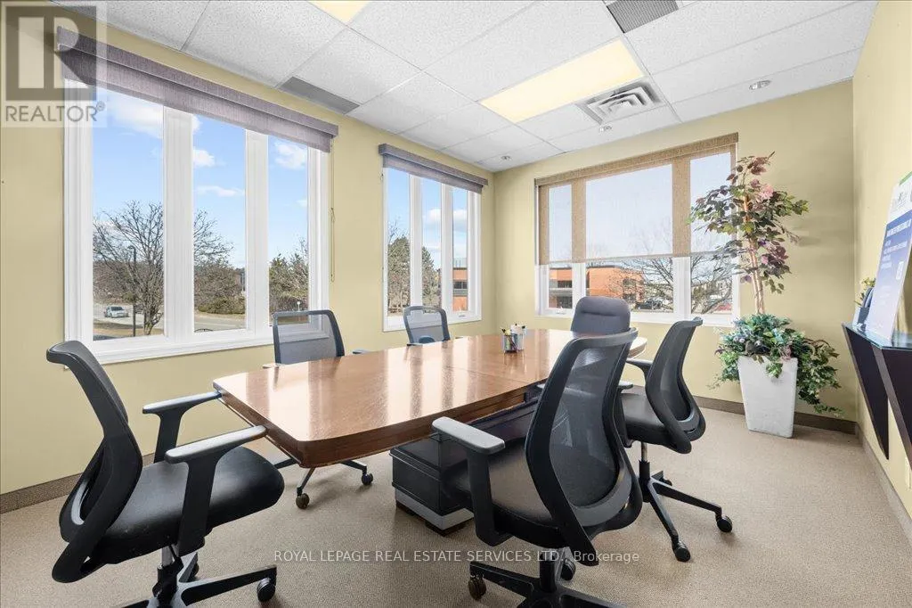 200 - 414 NORTH SERVICE ROAD E