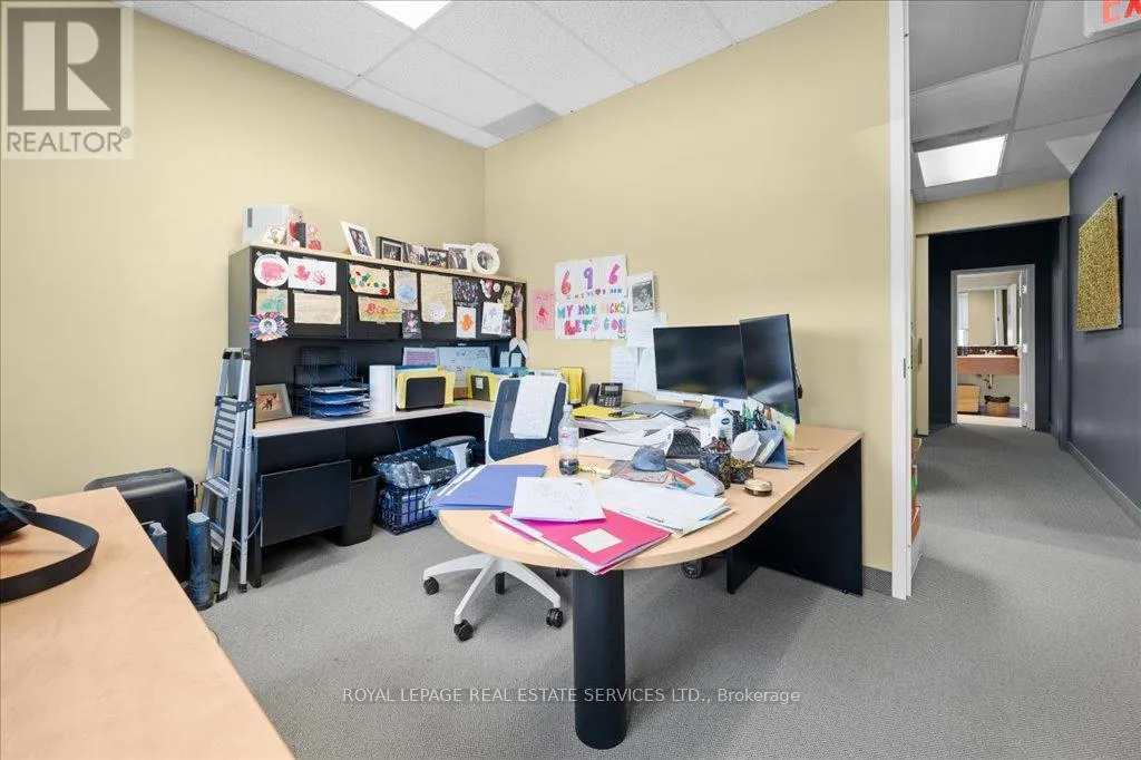 200 - 414 NORTH SERVICE ROAD E